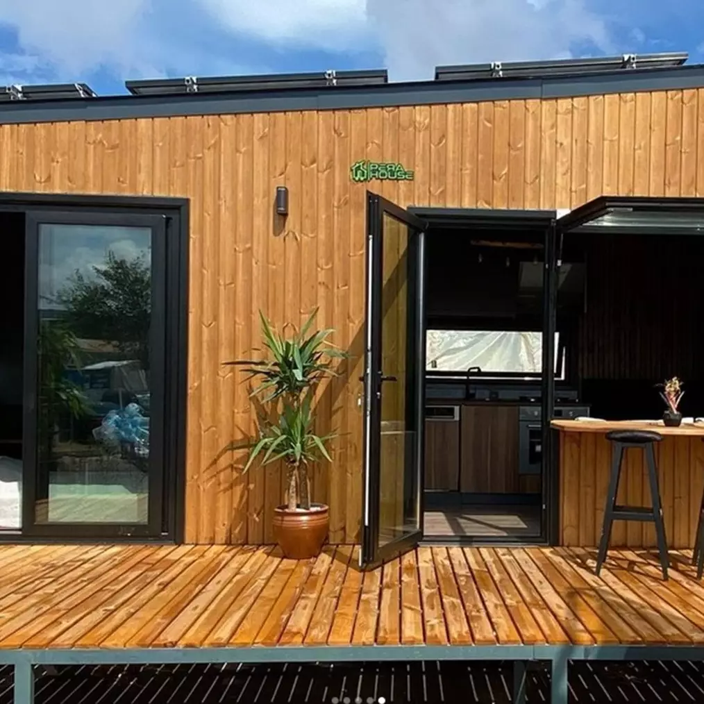 Tak perlu beli lahan luas dan material bangunan, ini 7 potret rumah dari kontainer yang homey abis