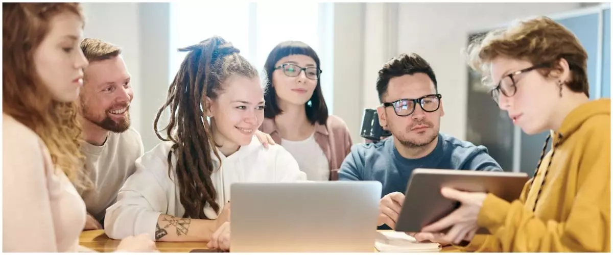 9 Contoh pengamalan sila ke-4 di lingkungan masyarakat yang patut diterapkan, salah satunya jujur adil