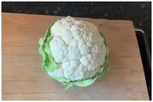 Bukan pakai garam, ini cara jitu mencuci kembang kol agar bebas kotoran dan ulat