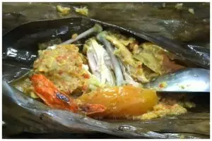 Trik jitu masak pepes ayam agar makin empuk dan tulangnya lunak meskipun tanpa dipresto
