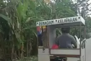 11 Potret kocak bin kreatif tulisan yang dibawa pedagang keliling ini nyeleneh, bikin mikir dua kali
