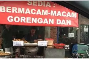 11 Potret kocak spanduk penjual gorengan ini bikin terhibur saat membeli