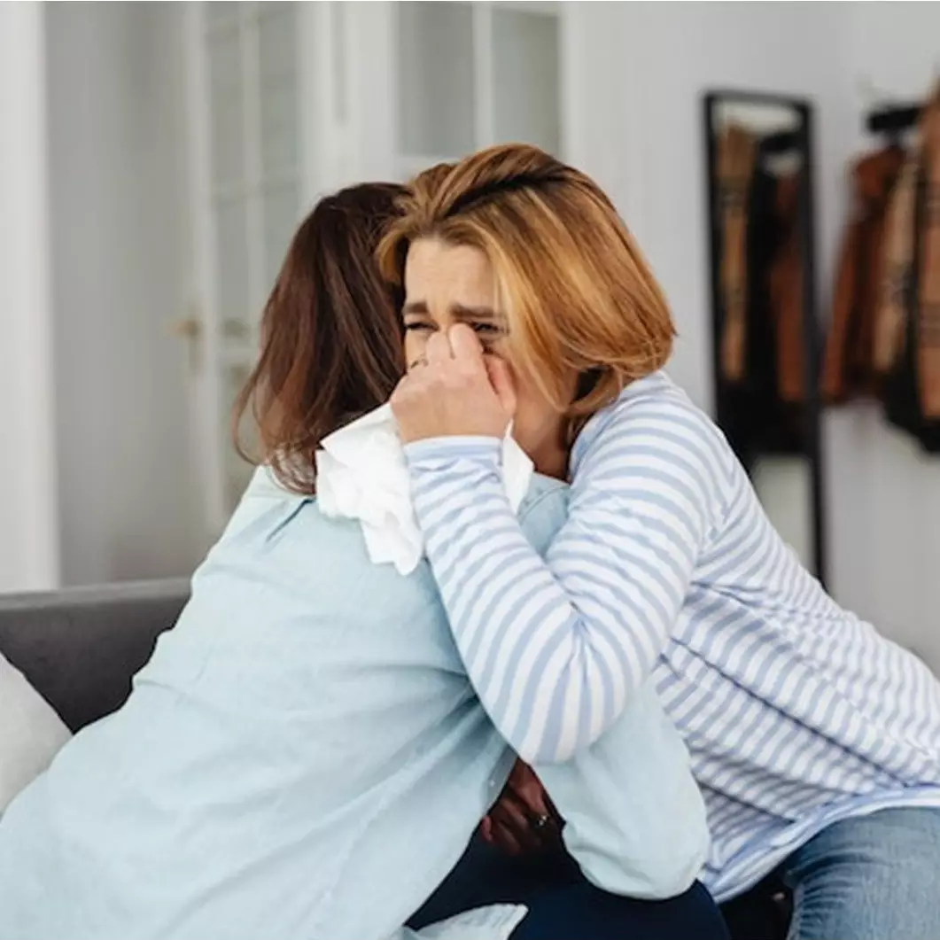 Arti mimpi melihat orang menangis menurut primbon Jawa, bisa