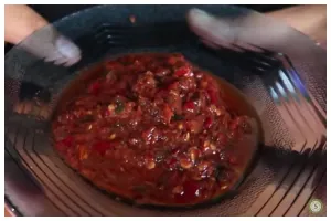 Nggak perlu digoreng, ini cara bikin sambal terasi supaya tak langu dan nggak cepat basi