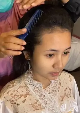Potret wanita dirias MUA jadi pengantin Sunda mirip Sandra Dewi © 2023 brilio.net