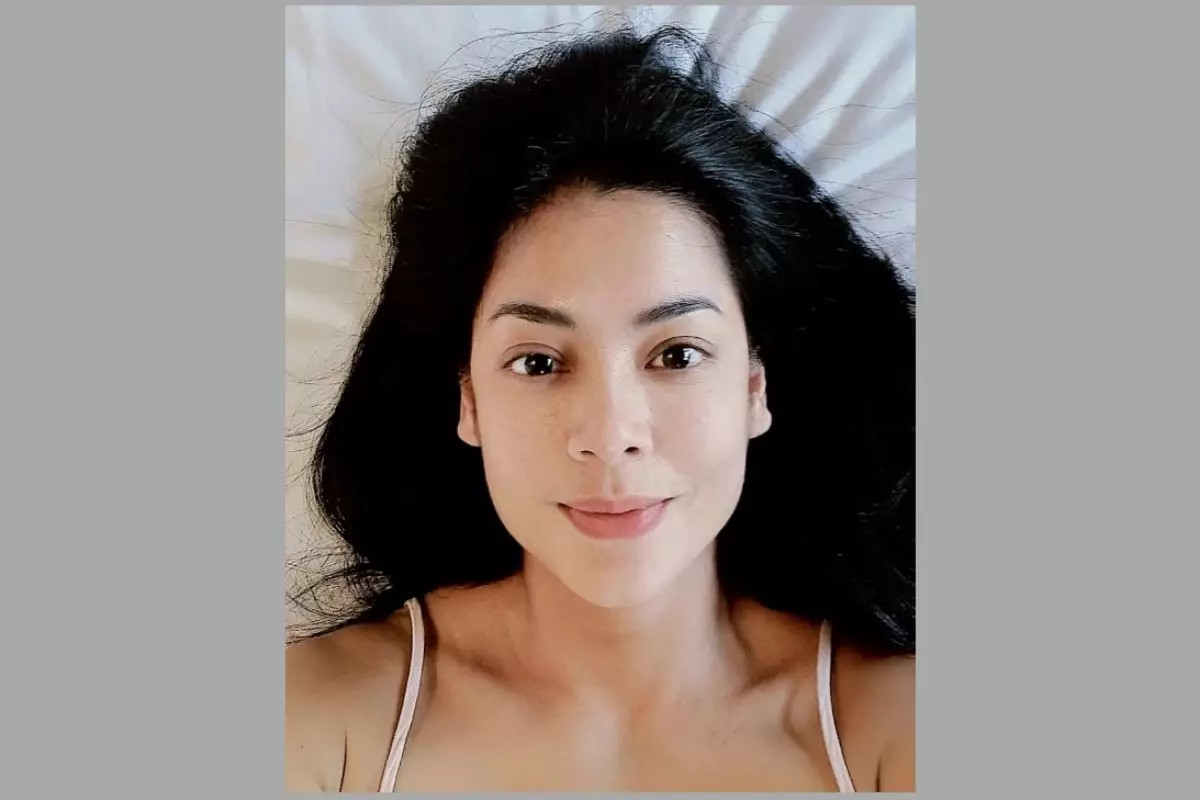 Dijuluki vampirnya Indonesia, 9 potret Lulu Tobing tanpa makeup terlihat menolak tua di usia 45 tahun