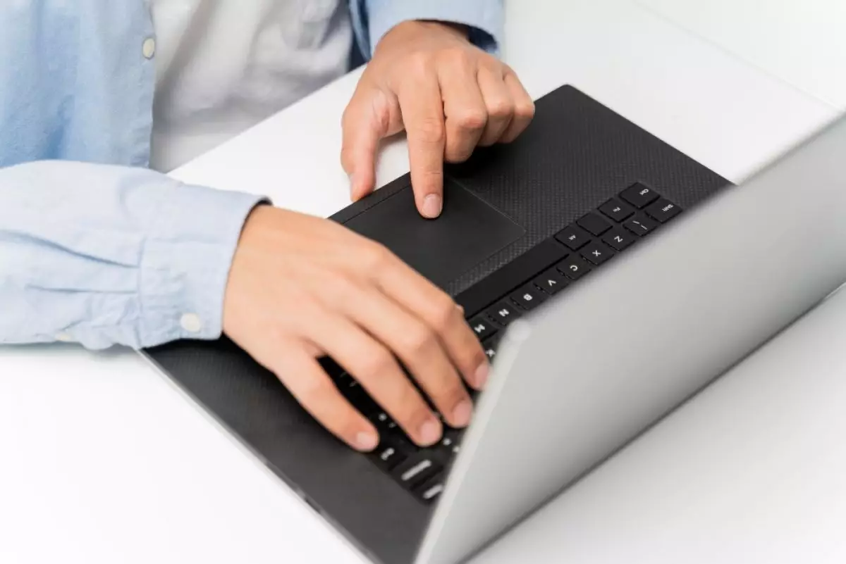 Cara memperbaiki touchpad laptop Windows dan Mac yang tidak berfungsi