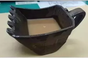 11 Potret kocak peralatan makan ini bentuknya malah kayak alat kuli bangunan, bikin heran