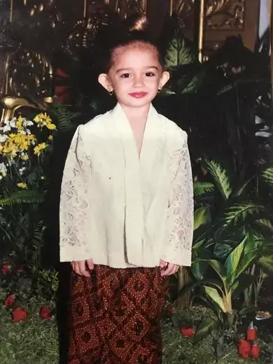 Gadis imut ini gedenya jadi bintang FTV, kini menikah dengan keturunan ningrat dan putuskan jadi IRT © 2023 brilio.net Gadis imut ini gedenya jadi bintang FTV, kini menikah dengan keturunan ningrat dan putuskan jadi IRT © 2023 brilio.net