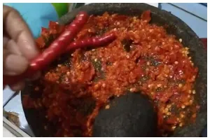 Tanpa bahan tambahan, ini cara mengulek cabai agar cepat halus dan tak belepotan
