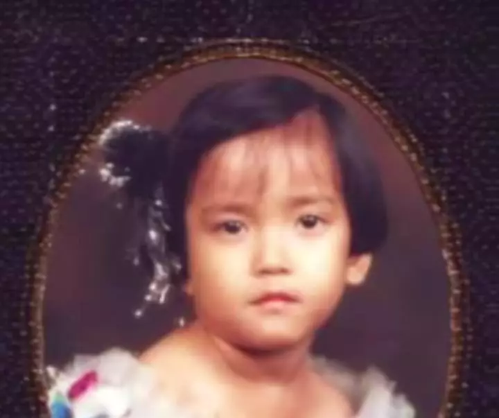 Gadis cilik di foto ini gedenya bintang FTV, kini pilih tinggalkan ibukota jadi ibu persit © 2023 brilio.net Gadis cilik di foto ini gedenya bintang FTV, kini pilih tinggalkan ibukota jadi ibu persit © 2023 brilio.net