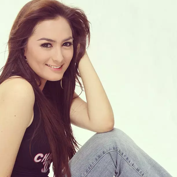 gadis polos dulunya ratu sinetron kini nasibnya berubah usai jadi pebisnis © berbagai sumber