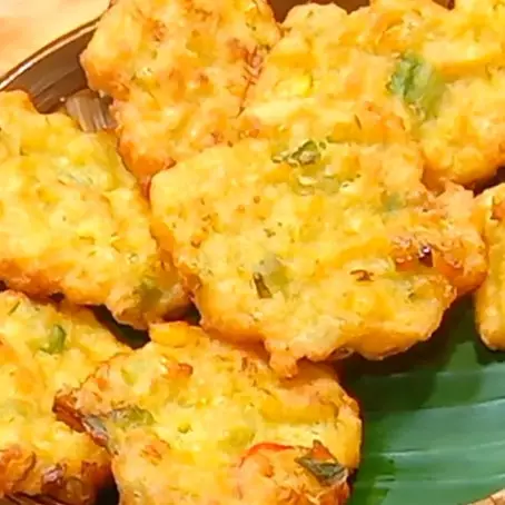 Tanpa baking soda, begini cara bikin dadar jagung yang renyah dan tak menyerap banyak minyak