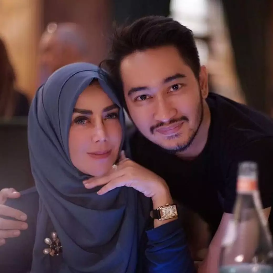 Anggap menantu seperti anak sendiri, intip 11 potret kebersamaan Amy Qanita dan Jeje