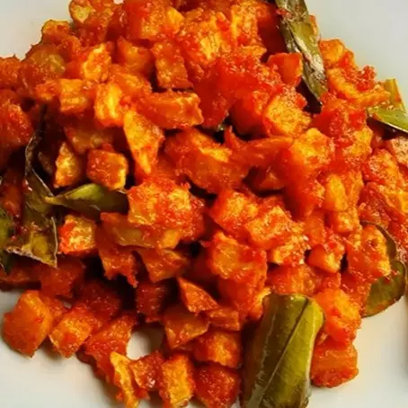 Tak perlu pakai cabai berlebihan, ini trik bikin tumis sambal goreng kentang agar merah merona