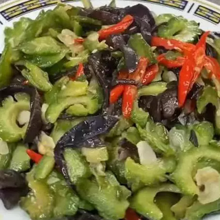 Jangan diremas pakai garam, ini trik bikin tumis pare yang antipahit dan mudah dibuat