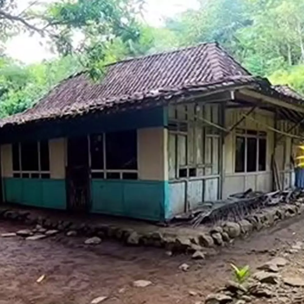 Keluarga nekad tinggal di kampung mati tengah hutan, 9 potret rumahnya ini sederhana namun rapi