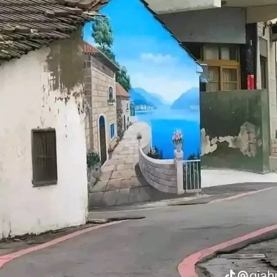 11 Potret kocak di jalan raya ini menipu mata, bikin otak auto nge-lag