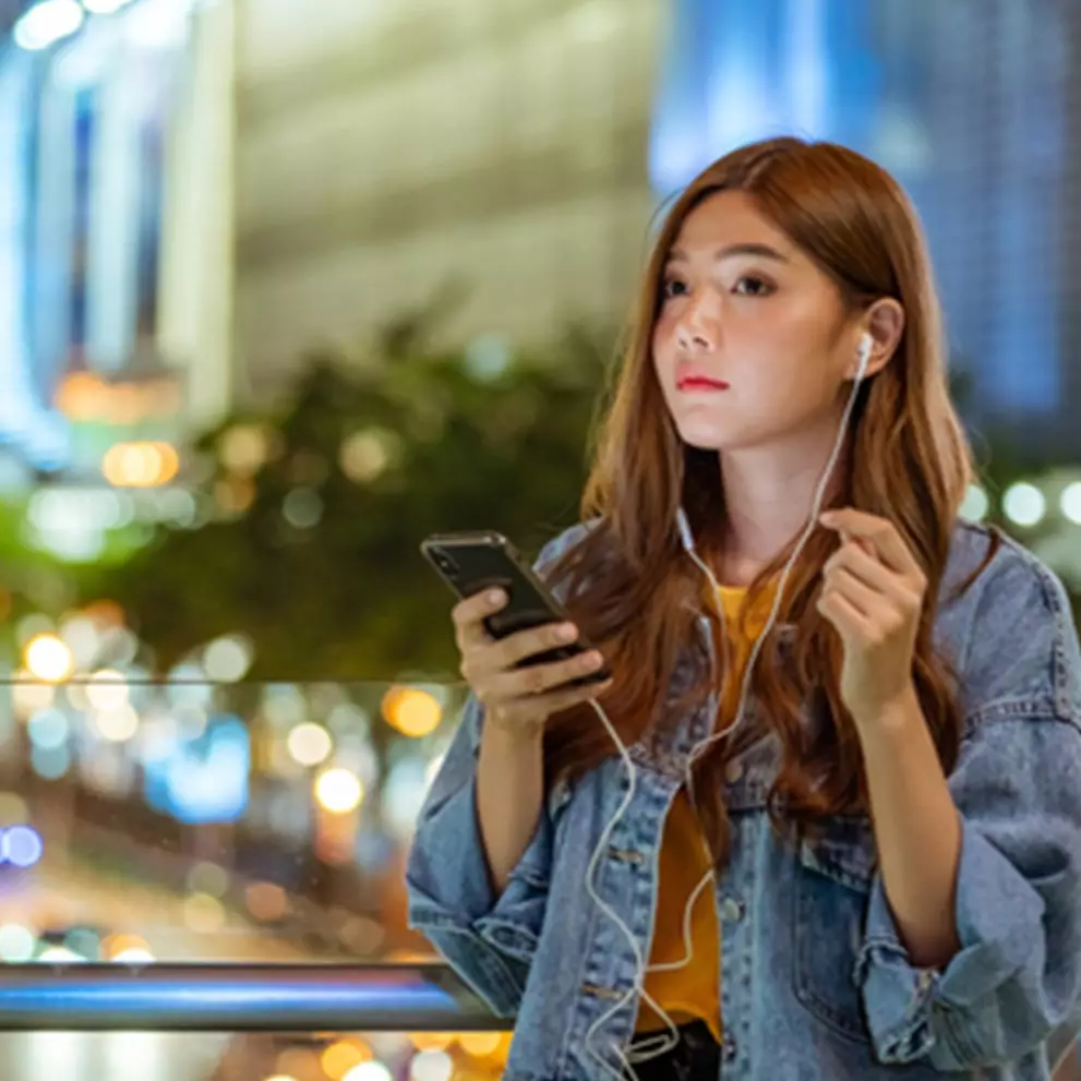 Konsumsi musik daring di Indonesia tinggi, Spotify, YouTube, dan TikTok, bersaing