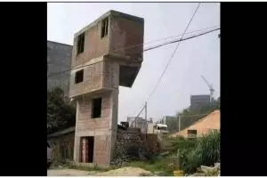 11 Potret kocak rumah ini desainnya menantang gravitasi, bikin ngeri 