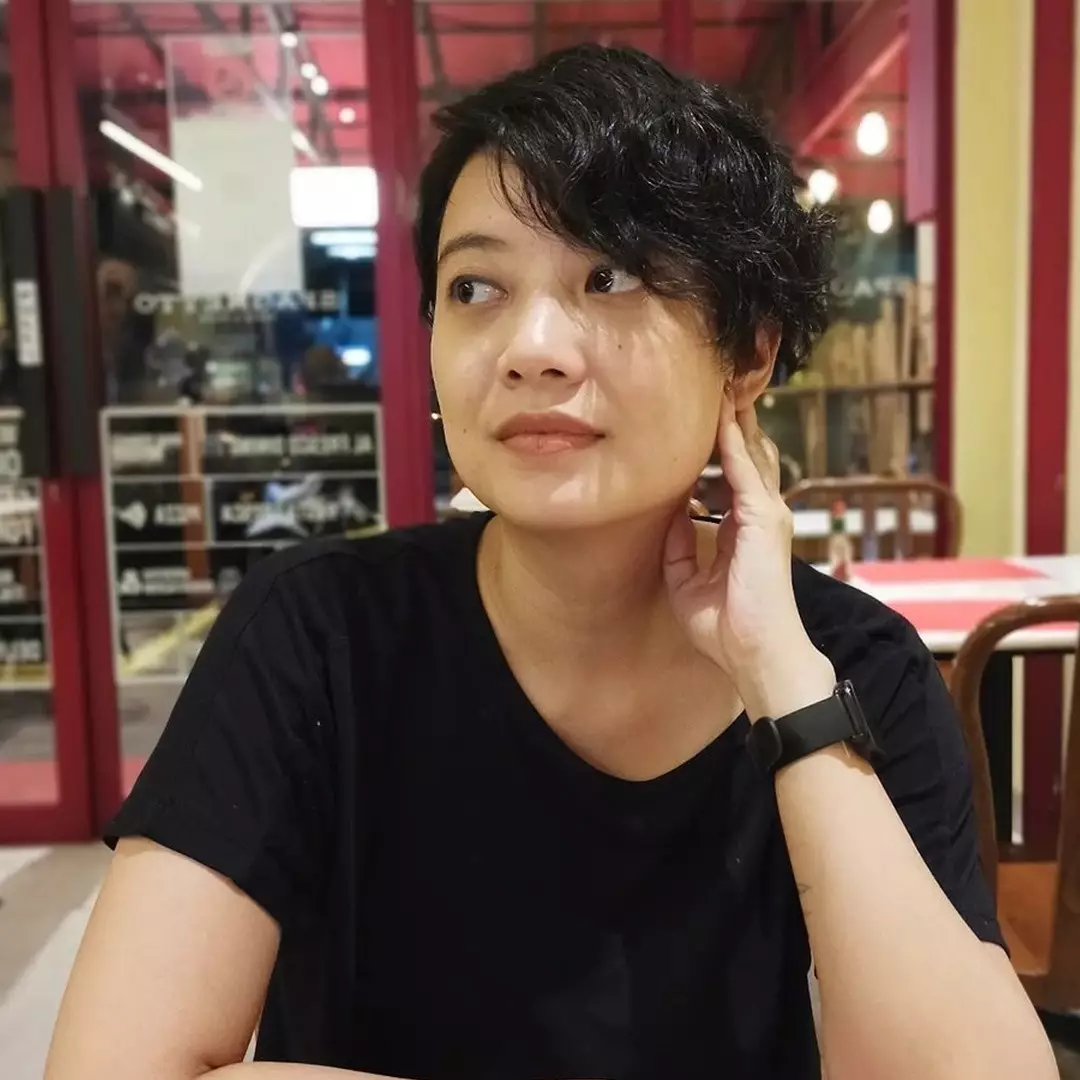 Sempat ungkap tak ingin nikah, potret Leony bareng pria bule diduga kekasih barunya ini curi atensi