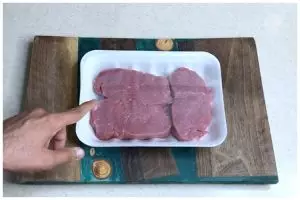 Bukan nanas, cara marinasi daging sapi pakai 1 buah ini bikin auto empuk dalam 15 menit