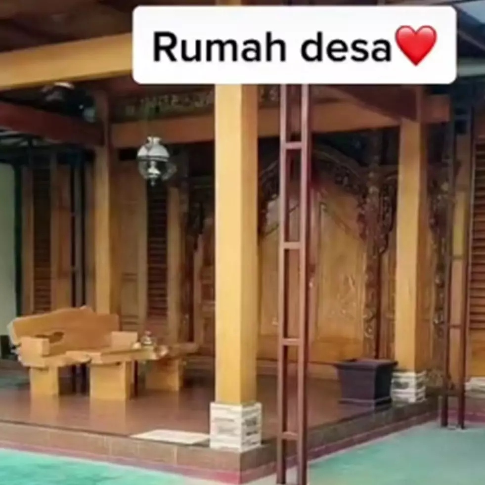 9 Potret rumah milik kuli bangunan ini luasnya bak satu perumahan, ada lapangan badminton hingga musal