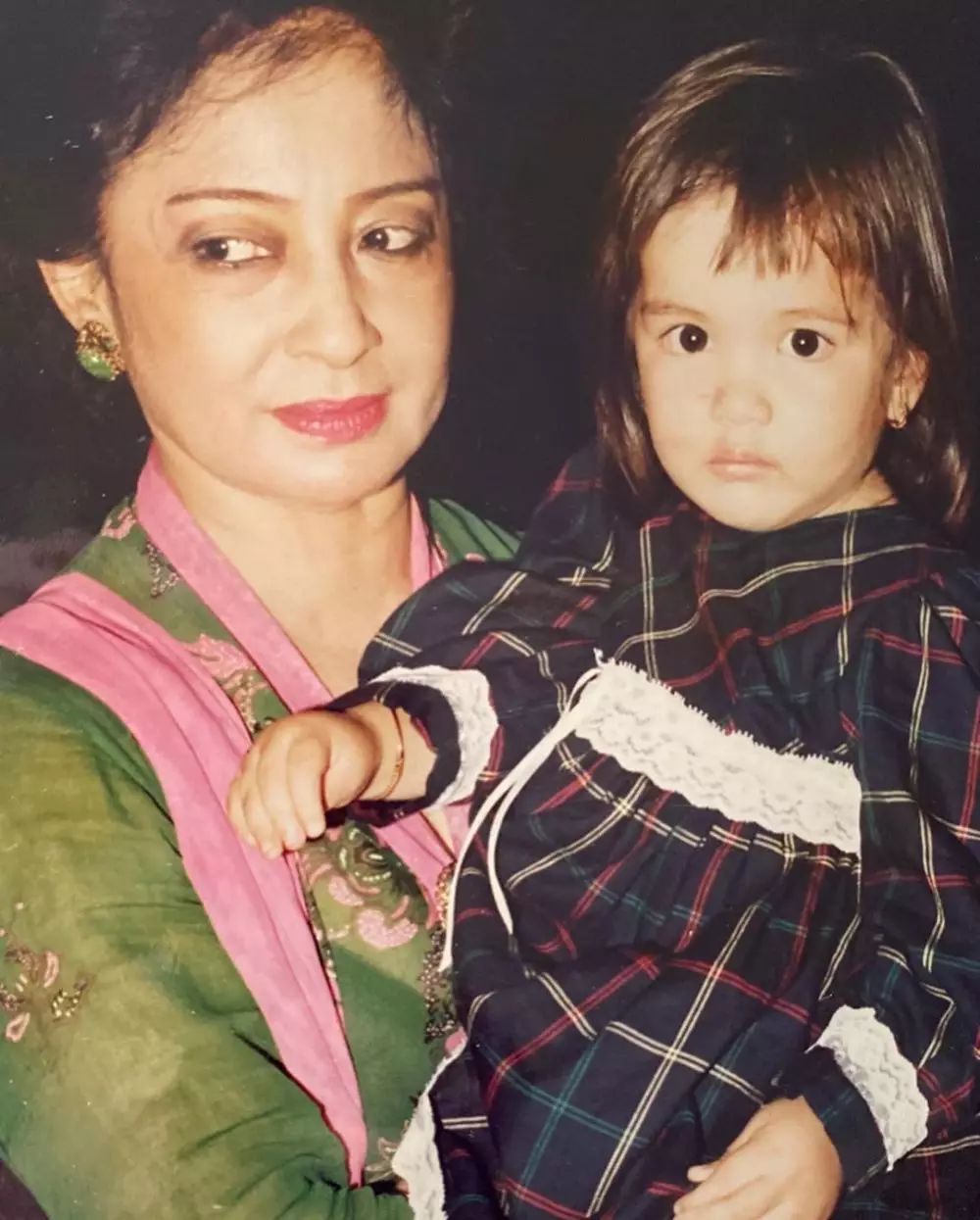 Bocah imut berponi tak lulus SMA © berbagai sumber