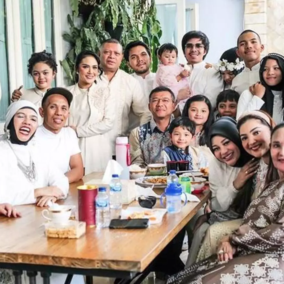 11 Momen Atta Halilintar rayakan Idul Adha bareng keluarga besar, sikap Anang pada Raul Lemos disorot
