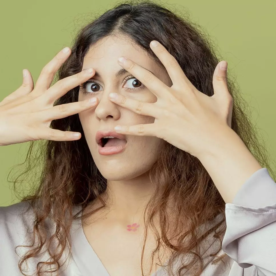 Hempaskan tanda penuaan, ini trik hilangkan garis halus dan kerutan di area mata pakai 2 bahan makanan