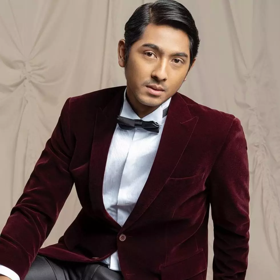 Tak didampingi Putri Anne, teman duduk Arya Saloka di momen penghargaan ini tuai sorotan