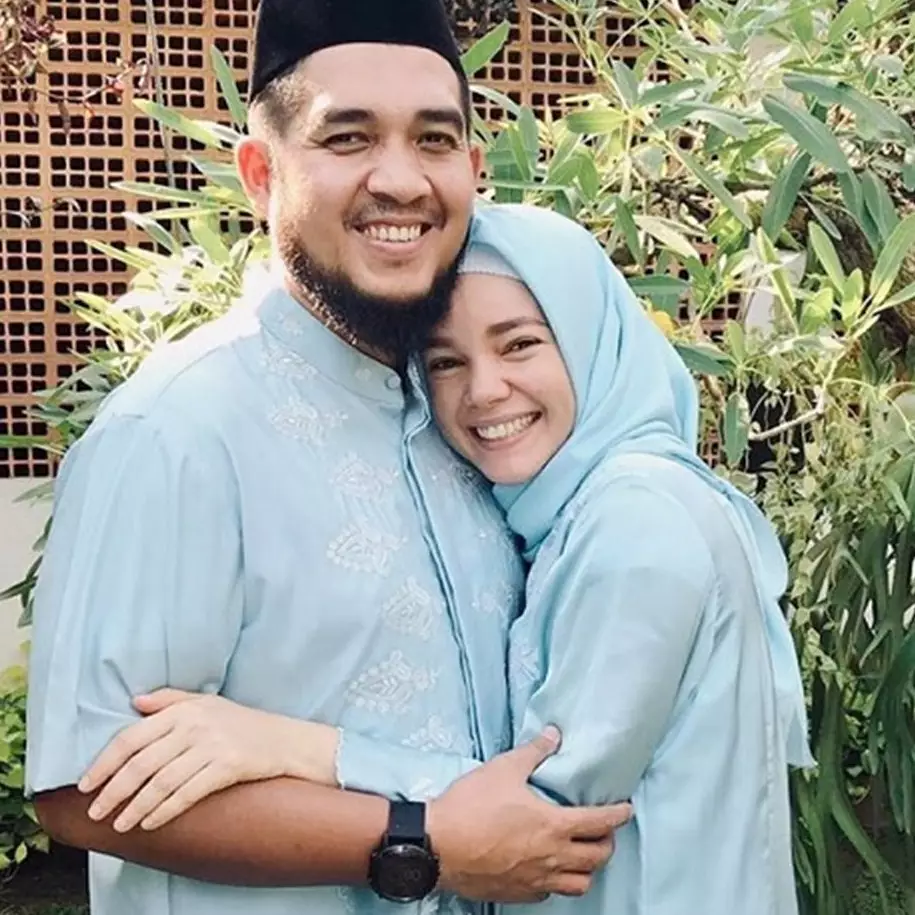 Ada andil tukang dari Jogja buat bikin musala dalam rumah, intip 13 penampakan hunian Dewi Sandra