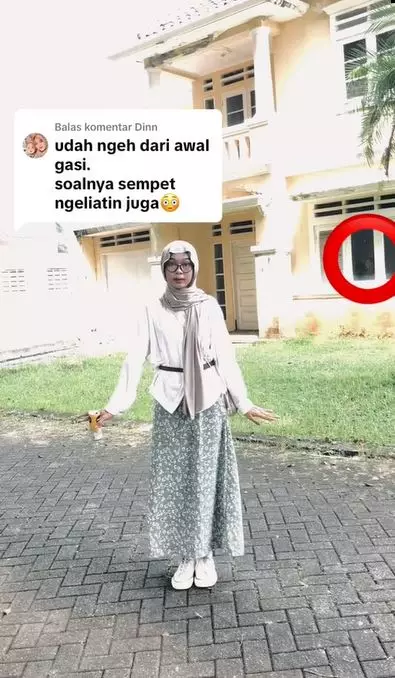 wanita tak sengaja rekam penampakan saat cek outfit TikTok wanita tak sengaja rekam penampakan saat cek outfit TikTok