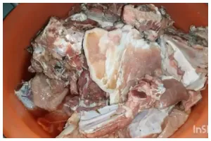 Jangan langsung dimasukkan, ini trik menyimpan daging dalam freezer agar bebas bau dan tahan lama