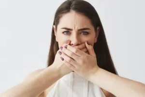 Tak perlu beli mouth spray, ini trik membuat obat kumur pencegah bau mulut pakai 1 jenis rempah