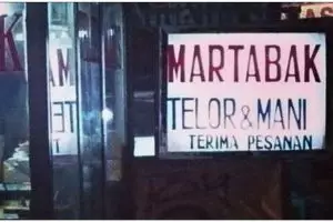 11 Potret kocak spanduk pedagang salah tulis ini jadi ambigu pesannya, bikin mikir keras