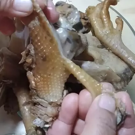 Tanpa presto, ini cara ampuh mengempukkan ayam kampung pakai 1 jenis daun