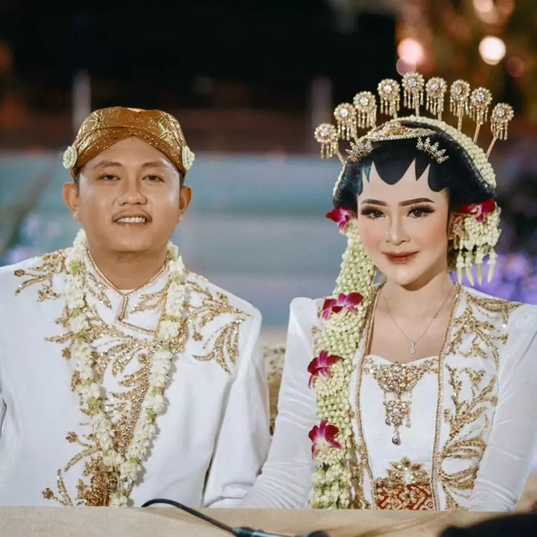 Happy Asmara ikut bahagia atas pernikahan Denny Caknan, ketegaran sang biduan bikin fans salut