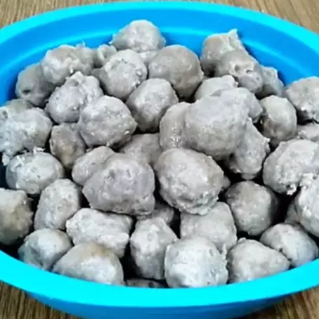 Aksi cerdik warganet mencetak bakso ini hasilnya bulat dan tak bikin tangan belepotan 