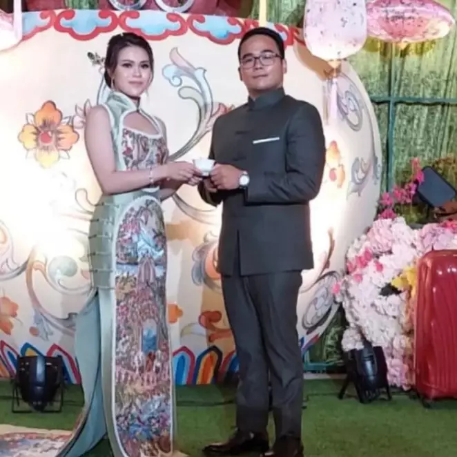 9 Momen mewahnya lamaran anak Hotman Paris Hutapea, gepokan uang angpao sanjitnya bikin melongo