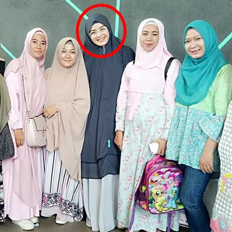 Dulu pernah ngetop kini pilih menepi dari dunia hiburan, 9 seleb ini banting setir jualan baju
