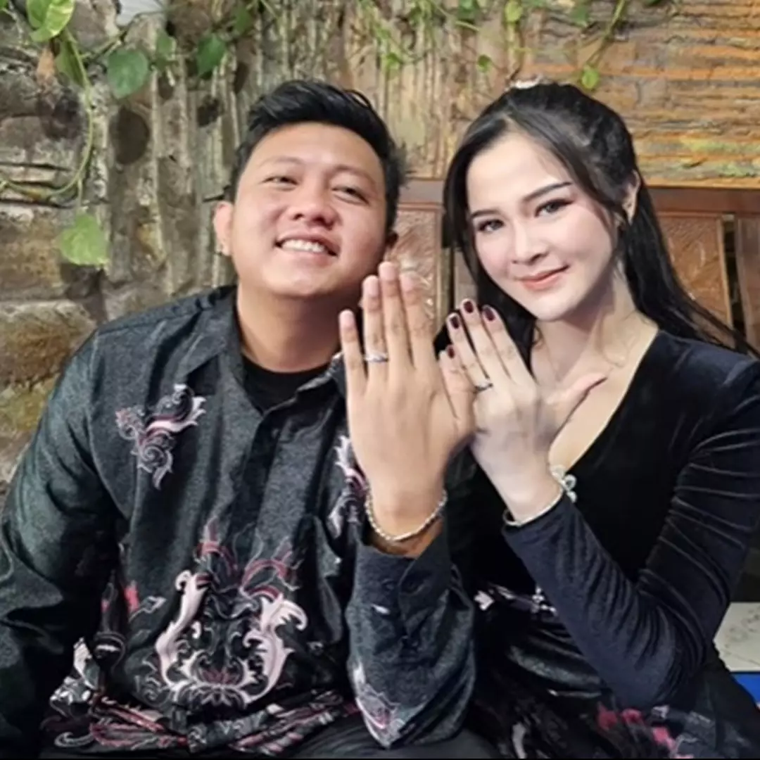Potret mesra 9 pedangdut bareng pasangan liburan ke luar negeri, Denny Caknan-Bella Bonita bikin baper