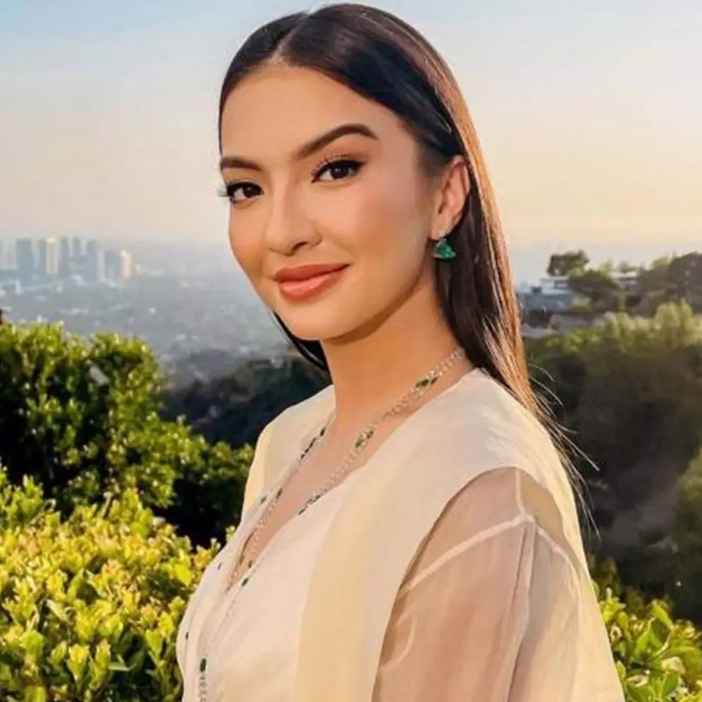 Momen 7 seleb rayakan ulang tahun di tempat tak terduga, warung lesehan hingga rumah hantu