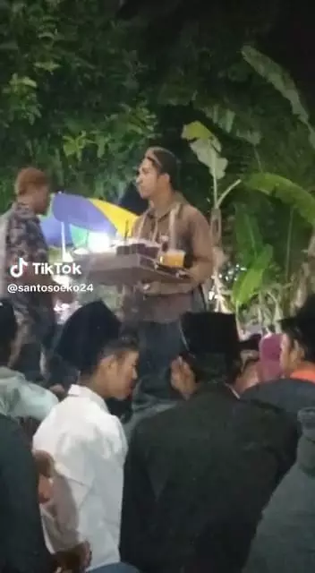 Penjual es teknik marketing ngegas © TikTok