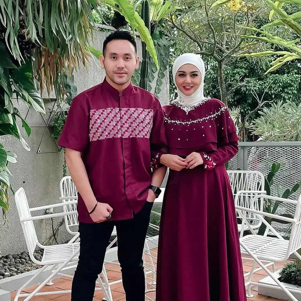 Beri kejutan ke keluarga di hari ulang tahun, 9 momen Jenita Janet bagi-bagi emas ini curi atensi