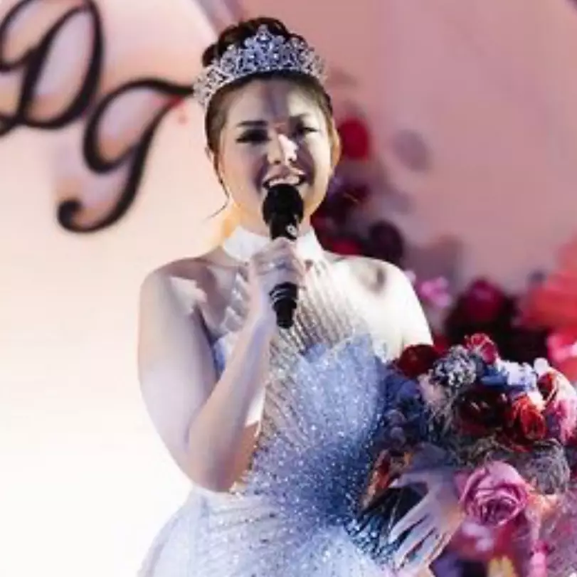 Diam-diam ternyata sudah menikah, akhirnya terkuak sosok suami Tina Toon