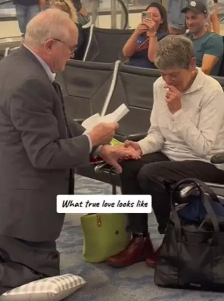 kisah pria naksir wanita pujaannya selama 60 tahun TikTok