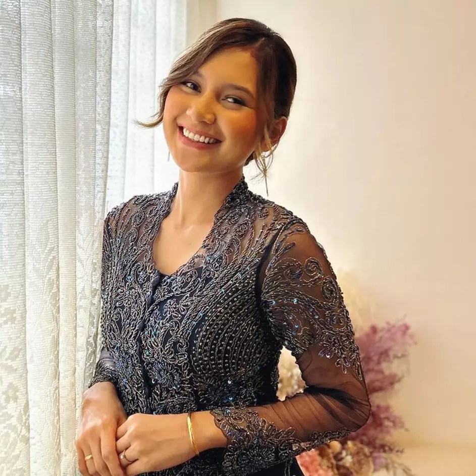 Momen Indah Permatasari urus pekerjaan rumah sendiri tanpa ART, didikan sang ibu tuai sanjungan