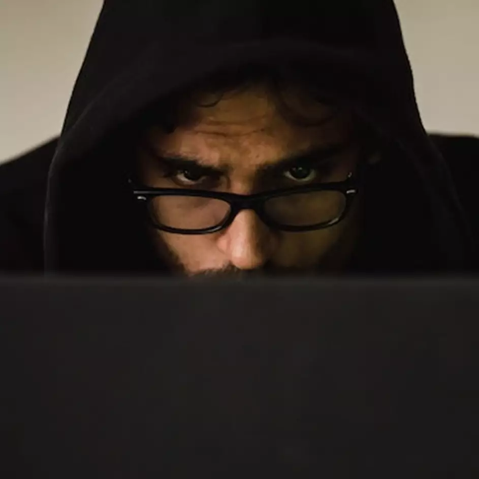 Cara melaporkan penipuan online agar uang kembali, mudah dan praktis