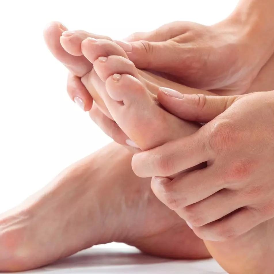 Hempaskan aroma tak sedap, begini trik atasi bau dan jamur kaki hanya pakai 3 bahan dapur